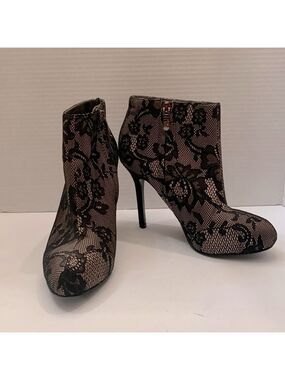 Anne Taylor Loft Black And Tan Lace Elle Round Toe Booties -Size 6.5